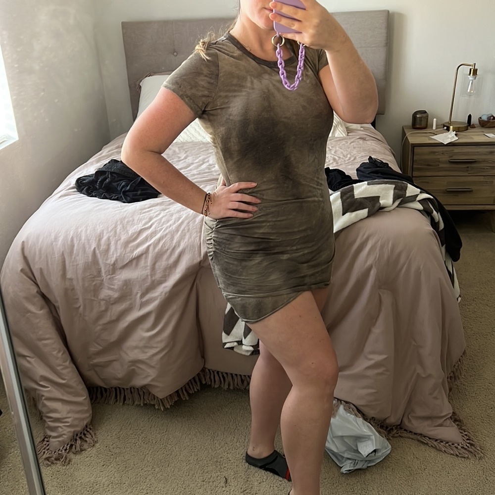 Brown tie dye ruched tee shirt dress